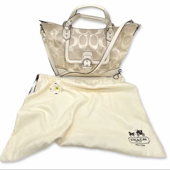 EUC Coach Campbell Signature Izzy Ivory Shoulder Bag - Picture 2 of 15